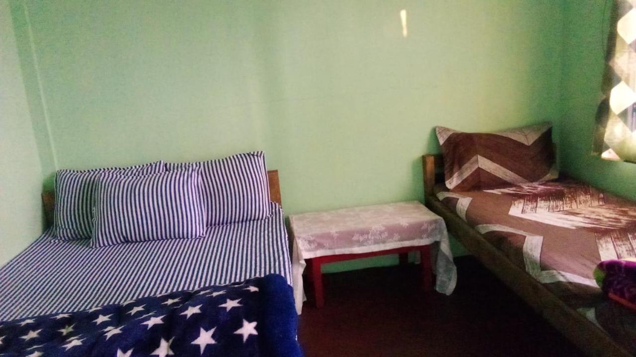 Hillside Homestay 체라푼지 외부 사진