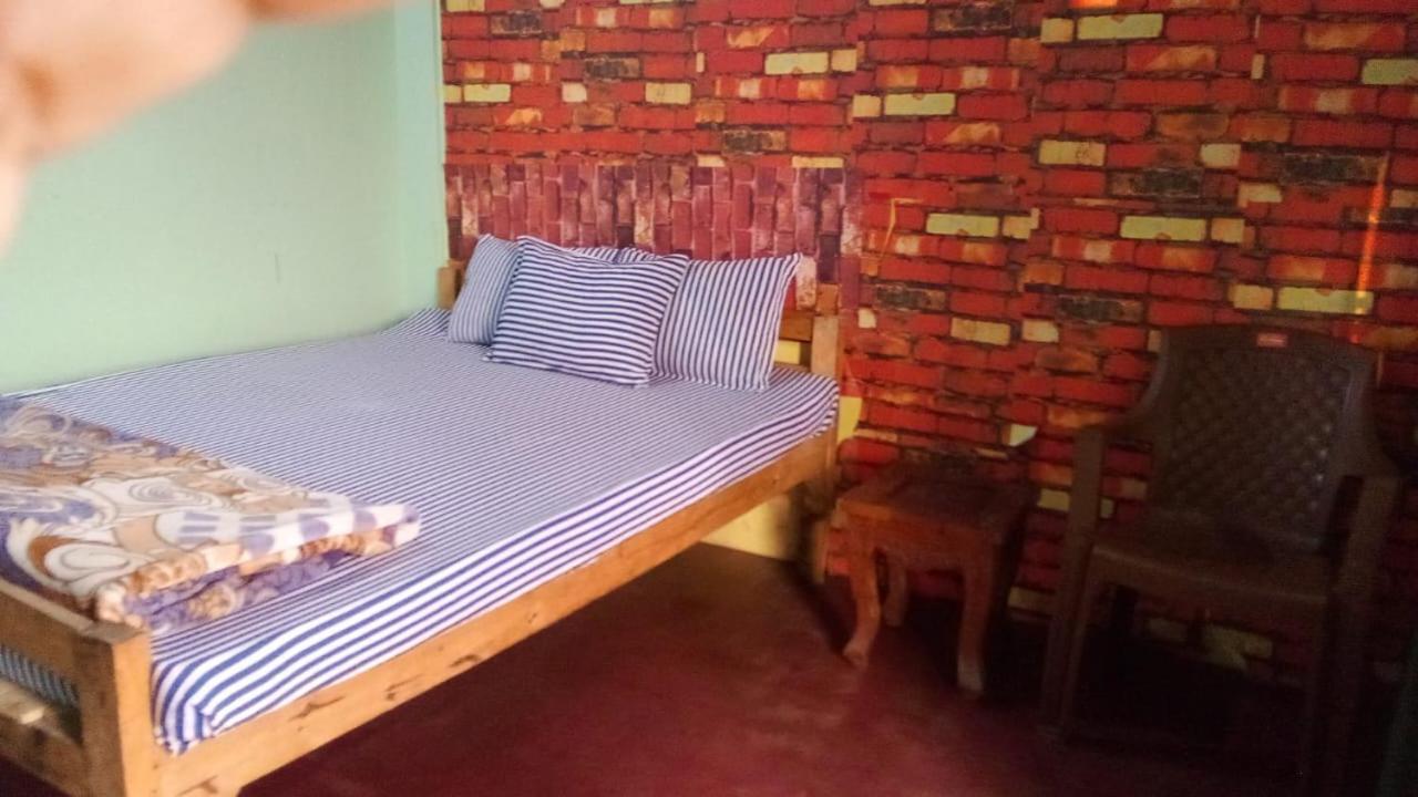 Hillside Homestay 체라푼지 외부 사진