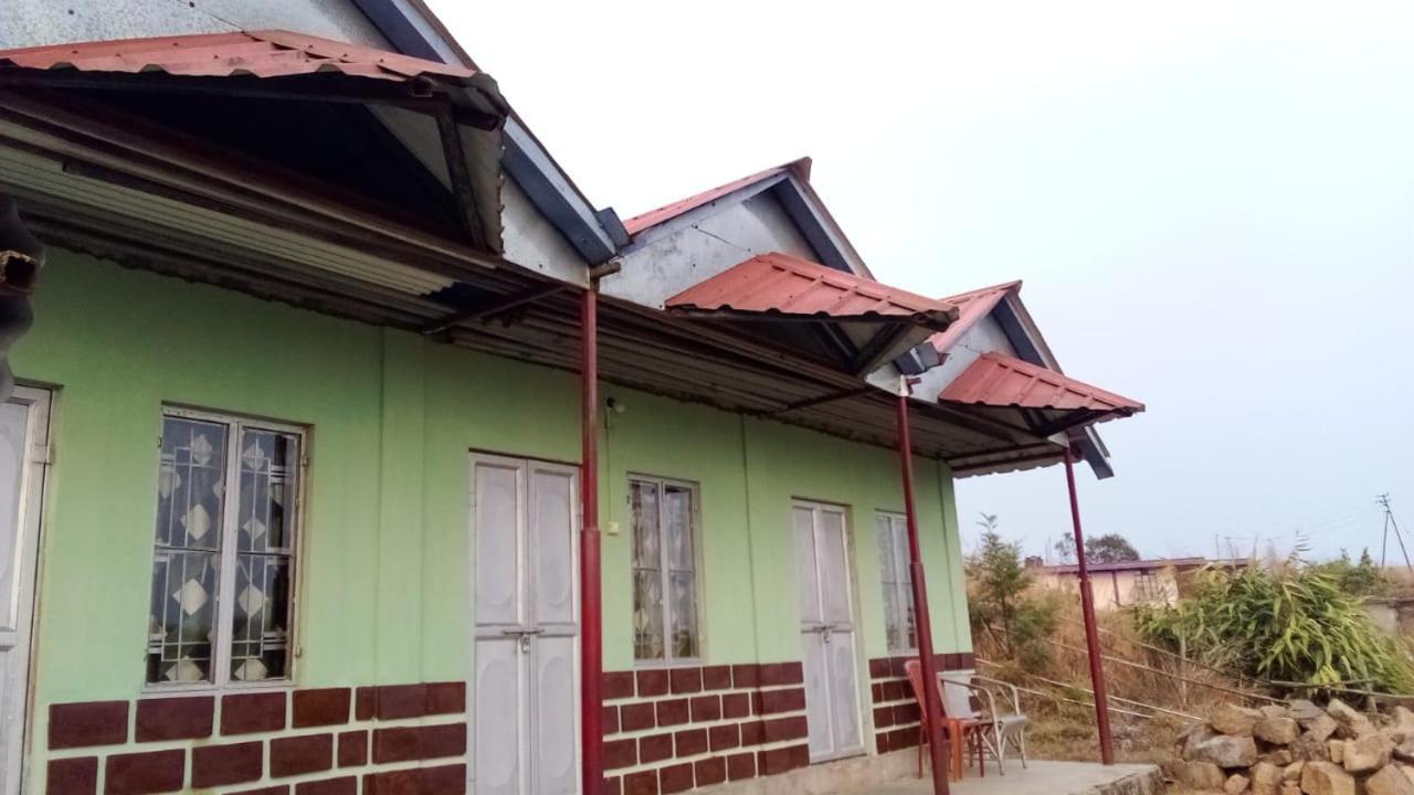 Hillside Homestay 체라푼지 외부 사진
