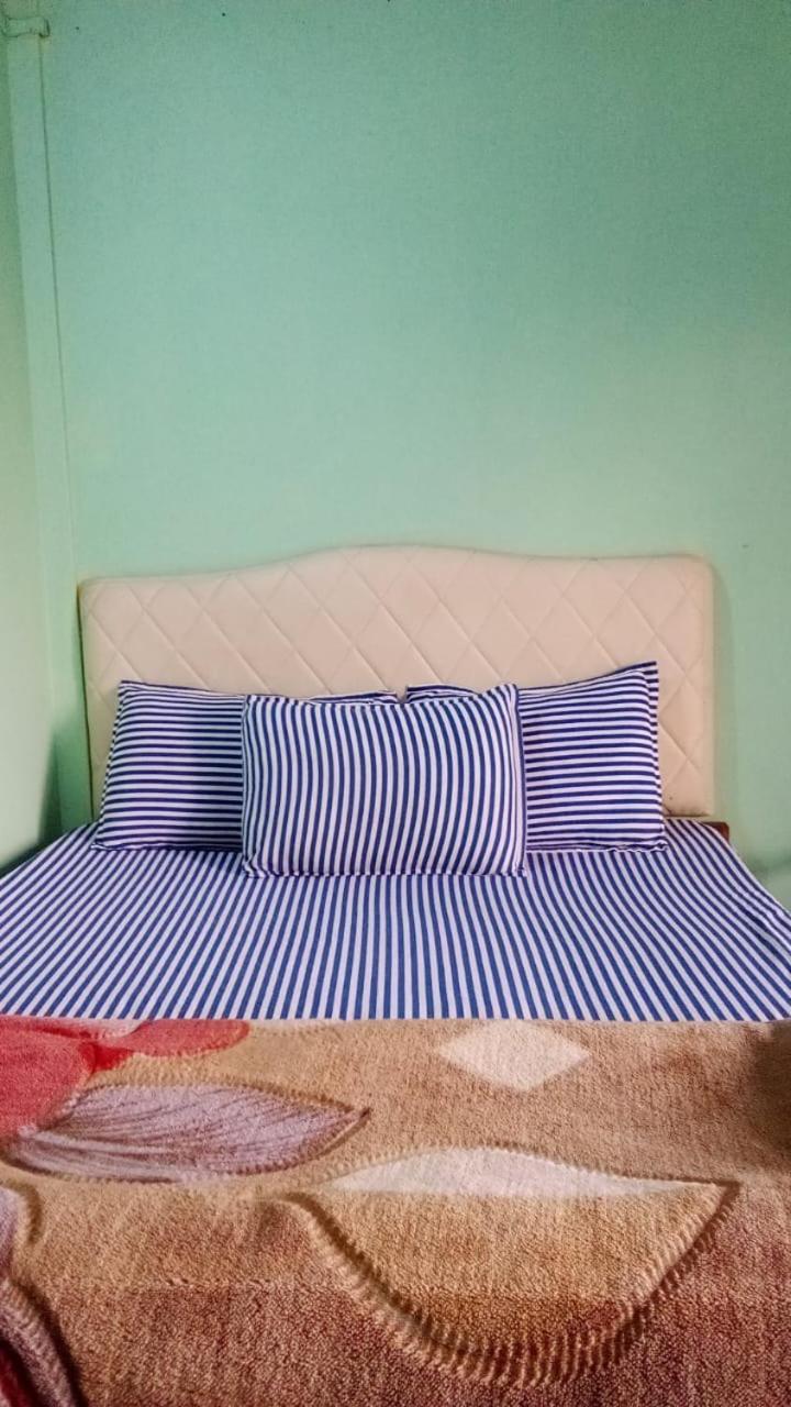 Hillside Homestay 체라푼지 외부 사진