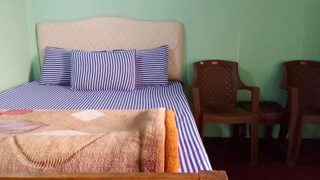 Hillside Homestay 체라푼지 외부 사진